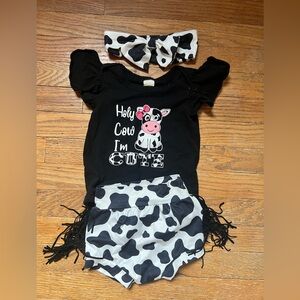 Baby Girl Cute Cow outfit with fringe shorts and short sleeves size 0-3m